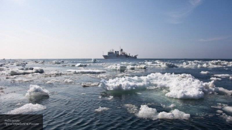600 рыбаков остались на оторванной от берега льдине на юге Сахалинской области