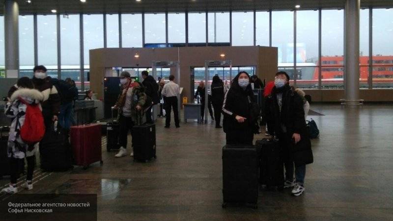 Авиакомпания Finnair разрешила сдать билеты и надеть респираторы из-за коронавируса