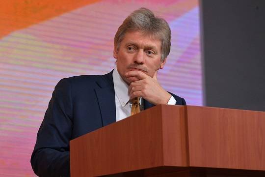 Песков объяснил причину отставки правительства Медведева