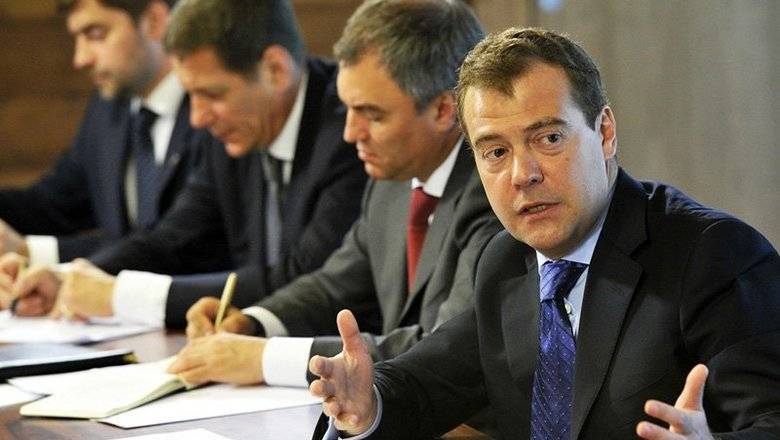 Песков: решение об отставке правительства принял Медведев, а не Путин