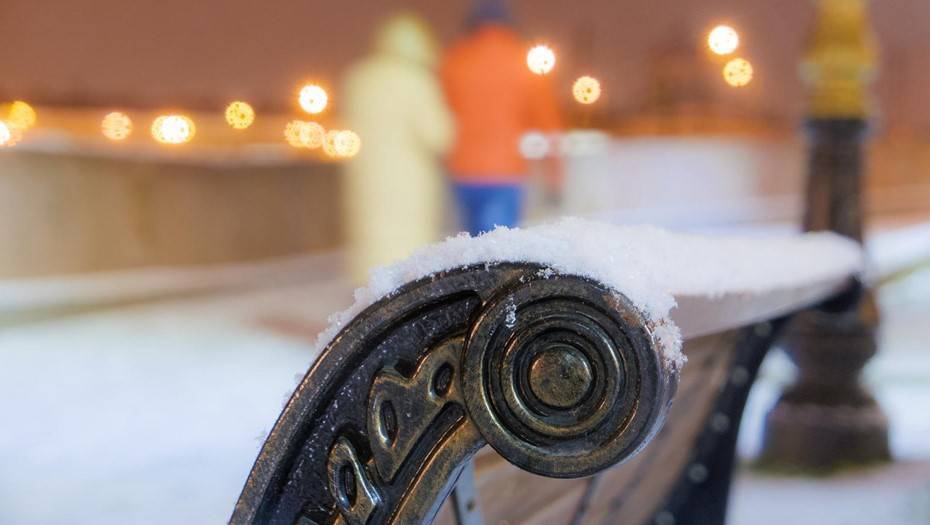 В Петербурге обещают снег и гололед