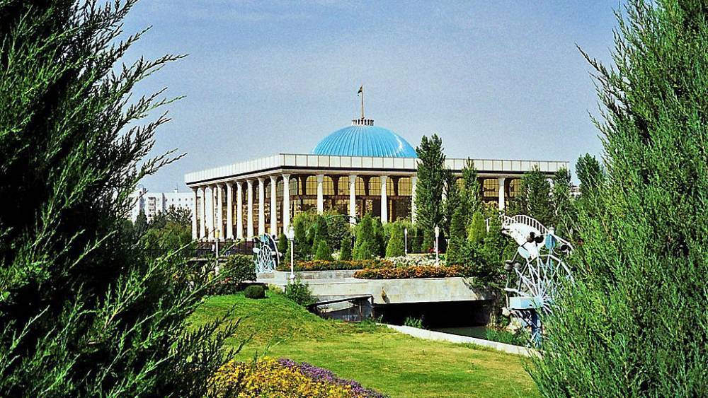 Число выехавших из Узбекистана на ПМЖ в РФ сократилось почти в два раза