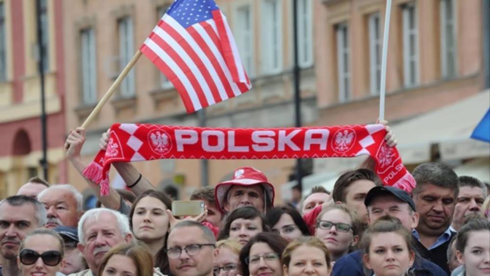 Молодежь Польши успешно зомбируют антироссийской пропагандой