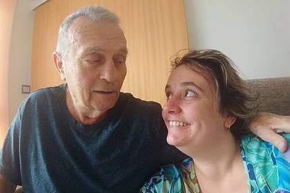 40-летняя сиделка бросила мужа и работу ради 78-летнего пациента