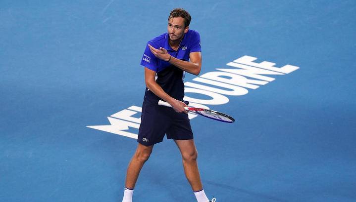 Медведев в пяти сетах проиграл Вавринке в 1/8 финала Australian Open