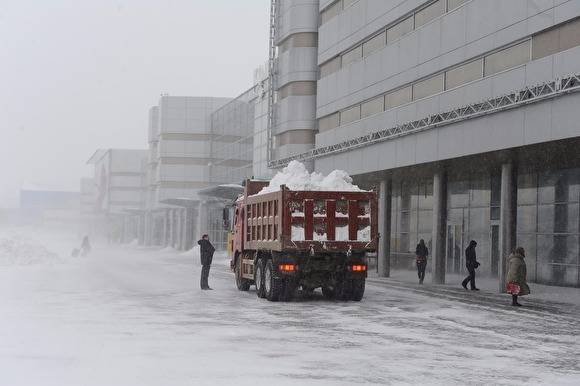 В Новосибирске из-за снегопада введен режим ЧС