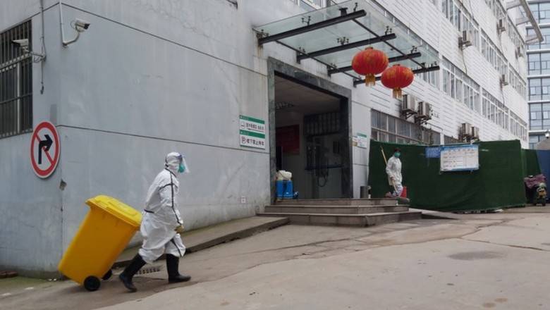 Посольство РФ в Китае сообщало о 140 россиянах в эпицентре эпидемии коронавируса