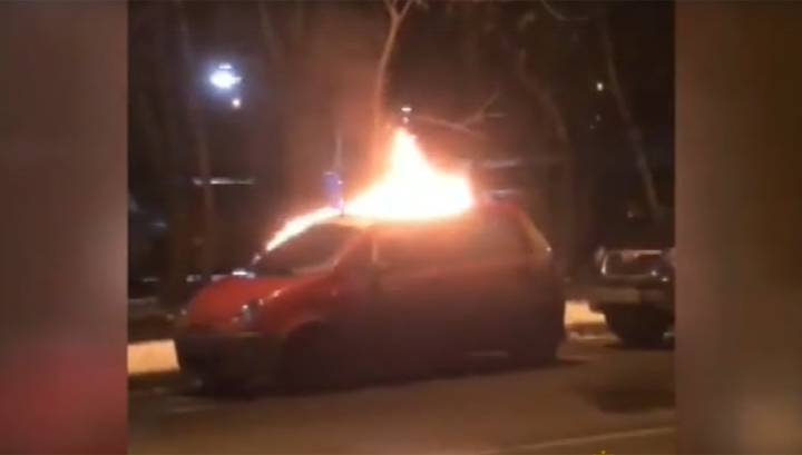Поджигатели спалили в Москве чужую машину, чтобы получить работу