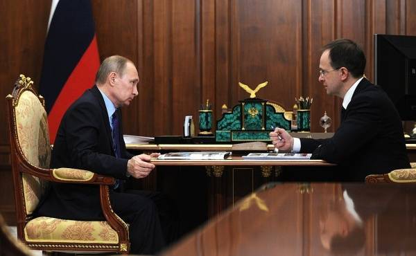 В Кремле рассказали об обязанностях Мединского на посту помощника президента