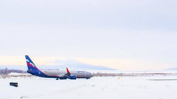 Самолет из Хабаровска в Москву развернулся после сообщения о минировании
