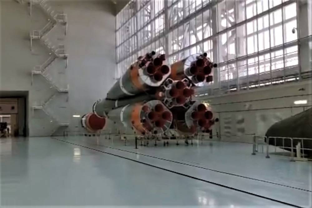 Рогозин показал сборку пяти ракет «Союз-2»