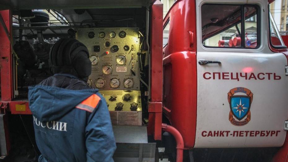 В Петербурге из-за пожара эвакуировали детский сад