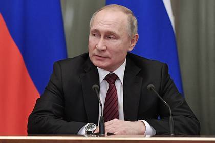 Путин дал месяц на решение проблемы с незарегистрированными лекарствами