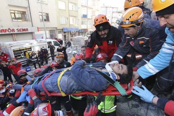 Турция готовится к возможному сильному землетрясению в Стамбуле — министр