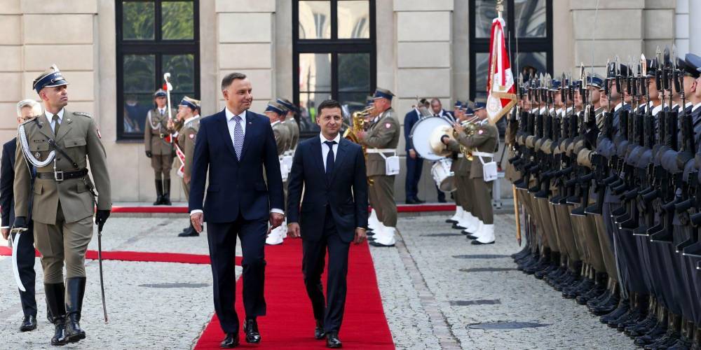 Президент Польши предложил Зеленскому увековечить память тех, кто боролся с Красной армией