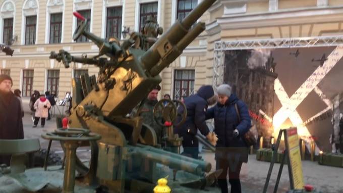 Во дворе Академической капеллы создали живой мемориал в память блокадному Ленинграду