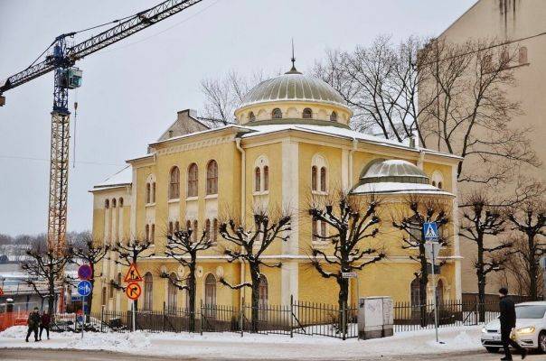 В Финляндии облили красной краской дверь синагоги