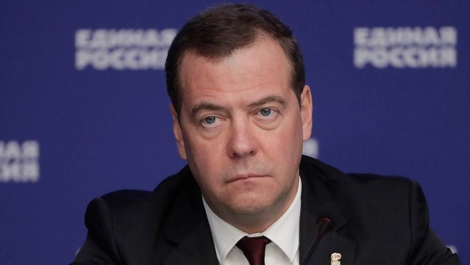 Медведев рассказал о "законе сохранения Дмитриев Николаевичей в правительстве"