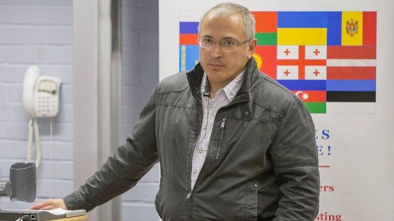 Лурье считает, что Великобритания в опасности, пока ее власти покрывают Ходорковского