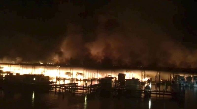 «Все было в огне»: масштабный пожар уничтожил 35 судов в доке Алабамы, есть погибшие