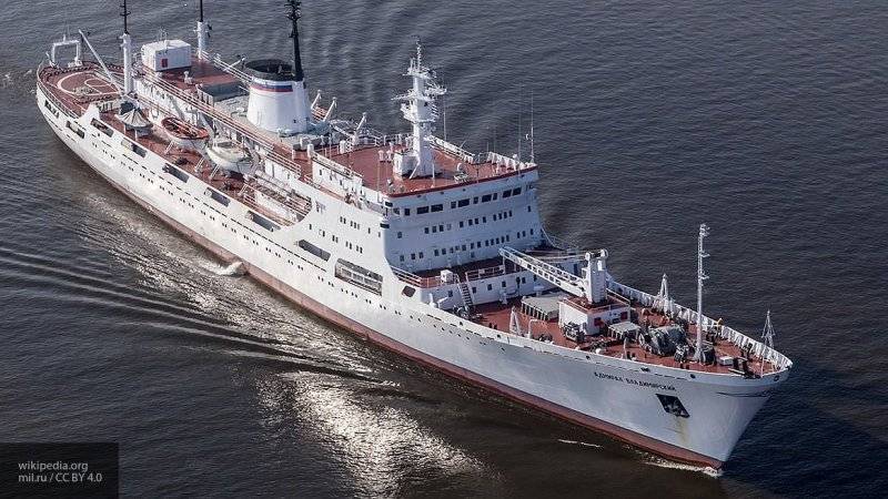 Корабли российского флота прибыли в Антарктиду по случаю 200-летия открытия континента