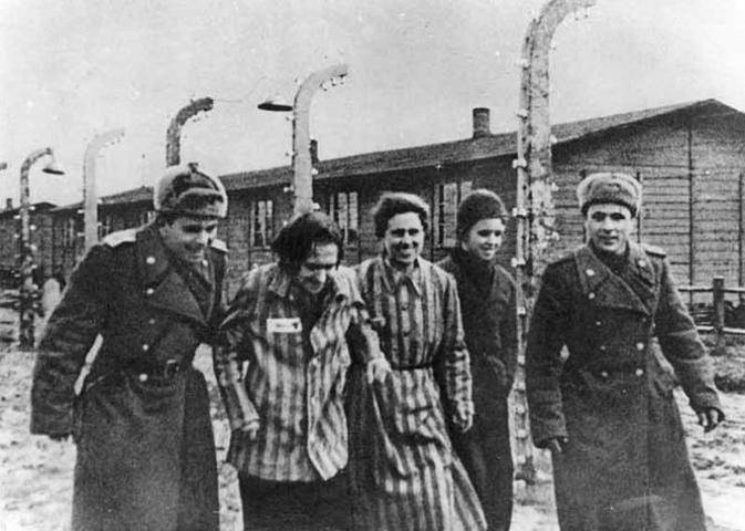 Немецкий журнал приписал освобождение Освенцима войскам США
