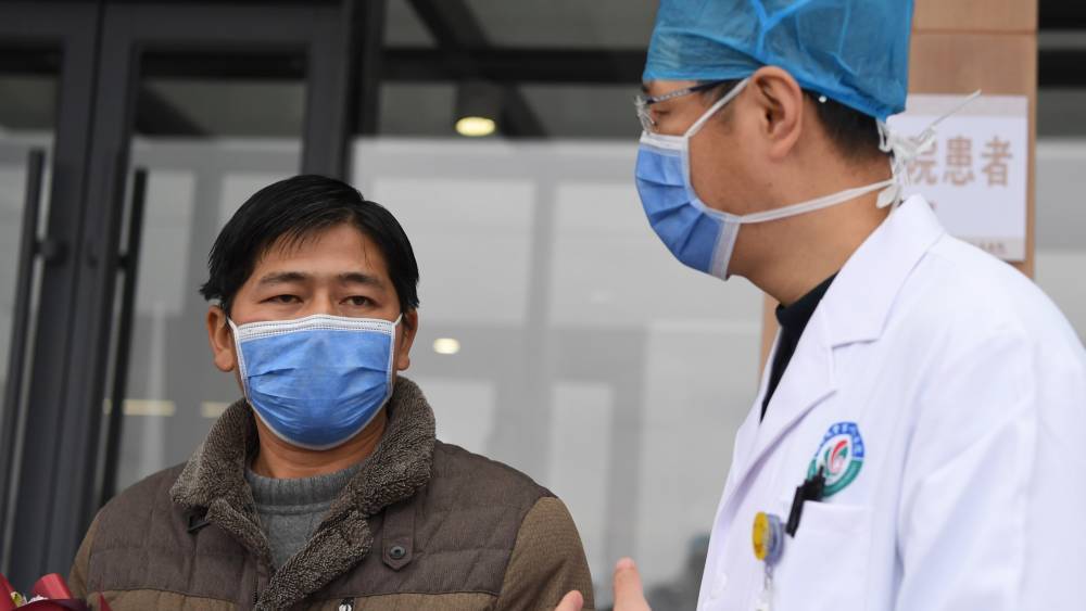 Число погибших от коронавируса в провинции Хубэй достигло ста человек