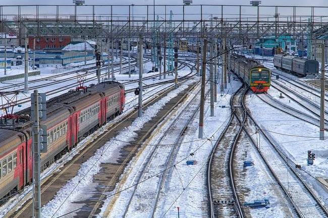 Машинист новосибирского поезда выбросил сбитого подростка