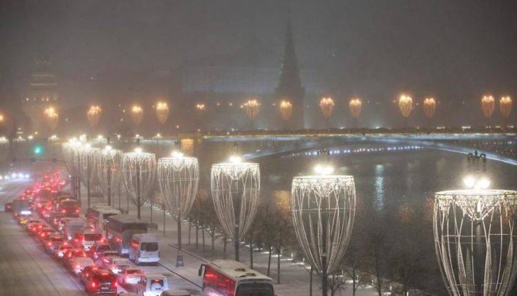 Москвичей предупредили о сильном снегопаде в ближайшие часы
