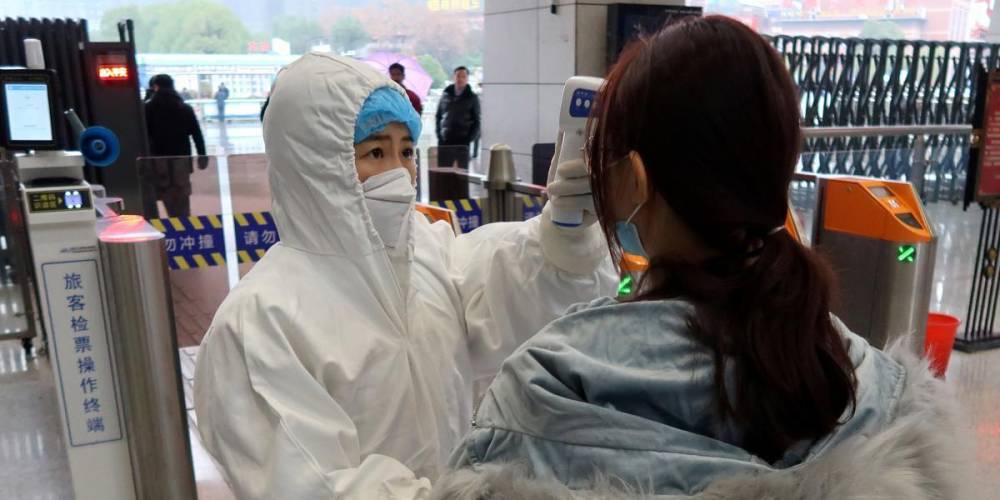 Число жертв китайского коронавируса превысило 100 человек