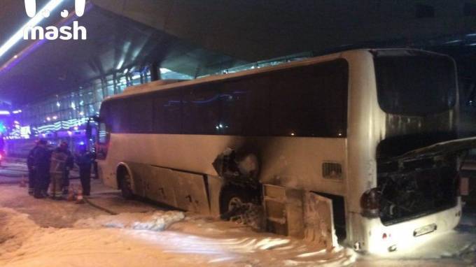 Автобус с китайцами загорелся во Внуково