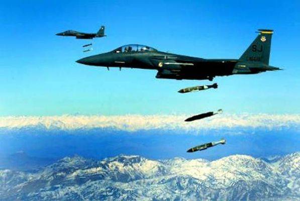 На пути к миру: за 2019 год ВВС США сбросили в Афганистане 7423 бомбы