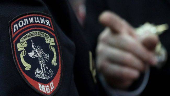 В Петербурге полиция обыскивает и задерживает членов группировки «брокеров»