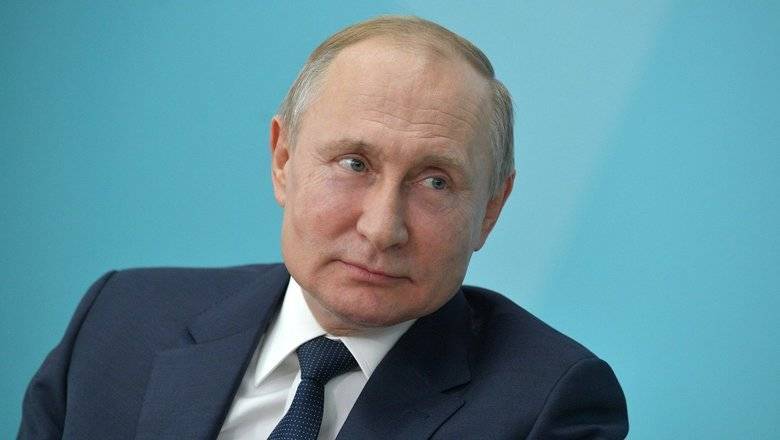 Путин потребовал постоянно сообщать ему об итогах мониторинга коронавируса