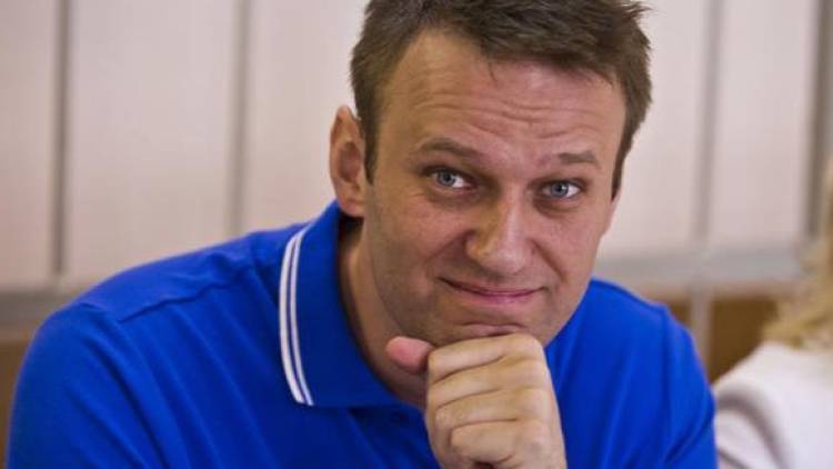 Навальный встал на защиту Конституции, которую раньше собирался изменять