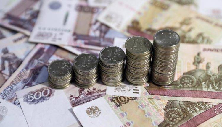 Минтруд предложил установить прожиточный минимум в 10,6 тыс. рублей