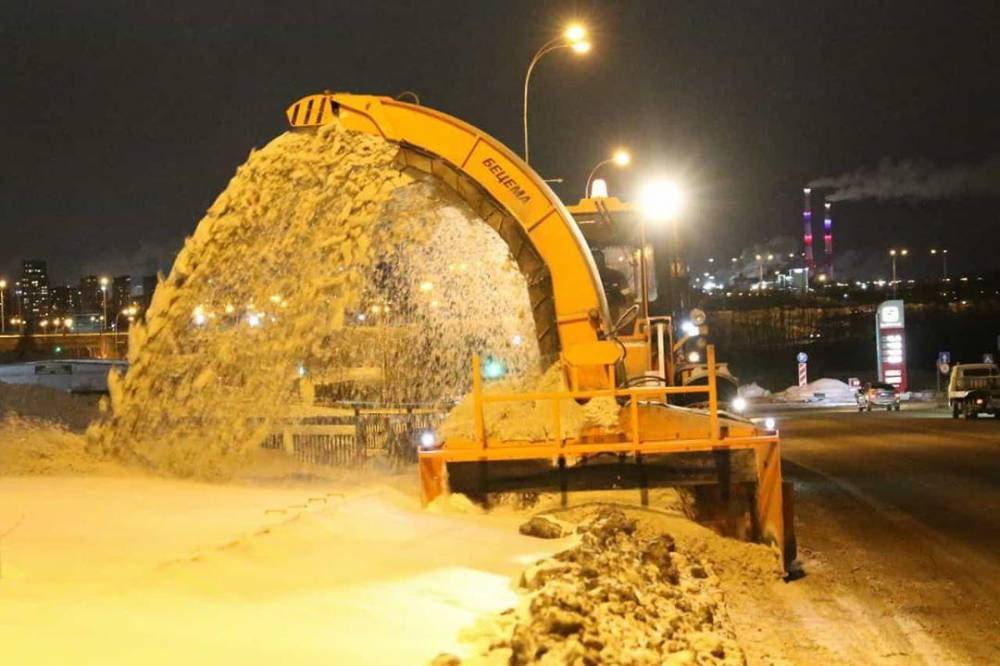 Илья Середюк сообщил о ночной уборке снега в Кемерове