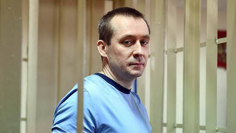 Экс-полковник МВД Дмитрий Захарчеко потребовал вернуть ему 9 млрд. руб.