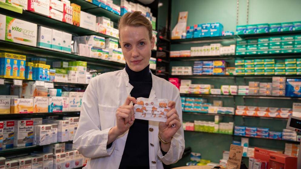 Коронавирус в Германии: маски в аптеках заканчиваются, но эффективны ли они?