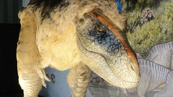 Ученые выяснили, что динозавры могли передвигаться на передних ногах