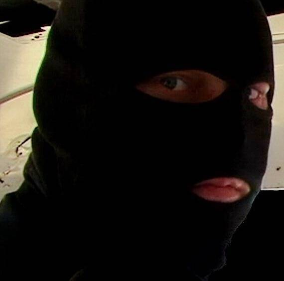 Полиция ищет преступника, ограбившего кредитную контору в Нижневартовске
