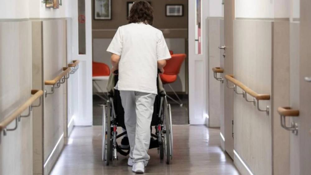 В Германии повысят минимальную заработную плату для медперсонала