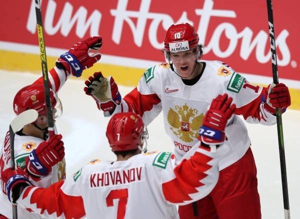 Российские хоккеисты вышли в полуфинал молодёжного чемпионата мира