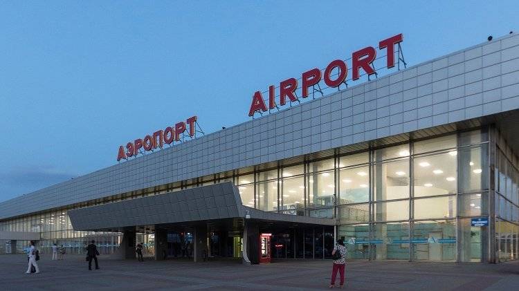 Самолет экстренно сел в Волгограде из-за ухудшения самочувствия пассажира