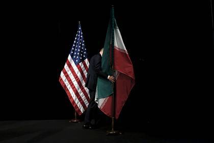В Иране пообещали «взять на мушку американцев»