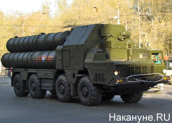 Средний Урал получит на вооружение комплекты зенитной ракетной системы С-400 "Триумф"