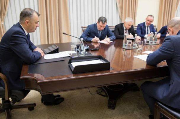 Премьер Молдавии поручил за месяц разобраться с собственником аэропорта