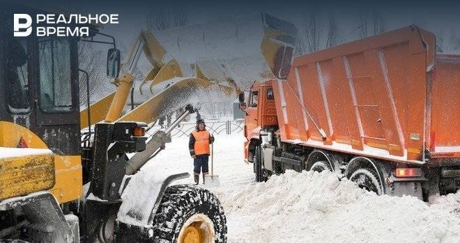 За сутки коммунальщики вывезли с улиц Казани 7,8 тыс. тонн снега