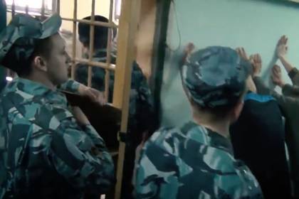 Из-за видео с избиением заключенных в российском СИЗО возбудили дело