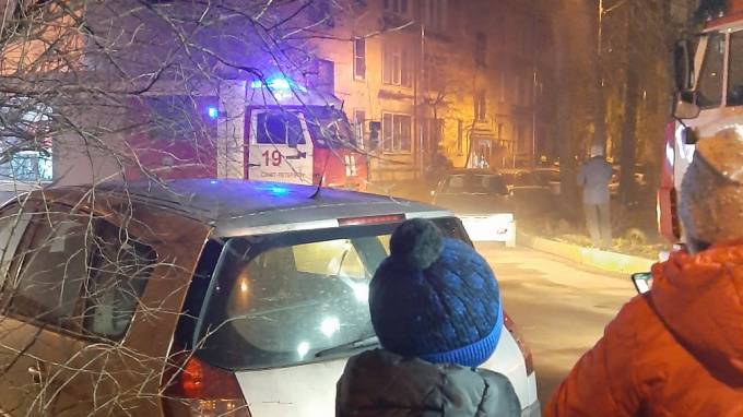 Из-за пожара на улице Червонного Казачества эвакуировали 7 человек
